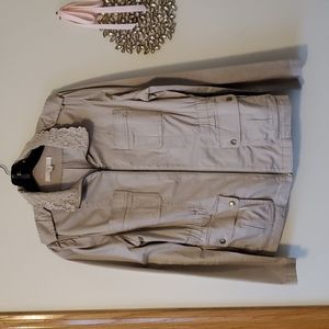Loft Jacket tan, lace collar detail, zip Front